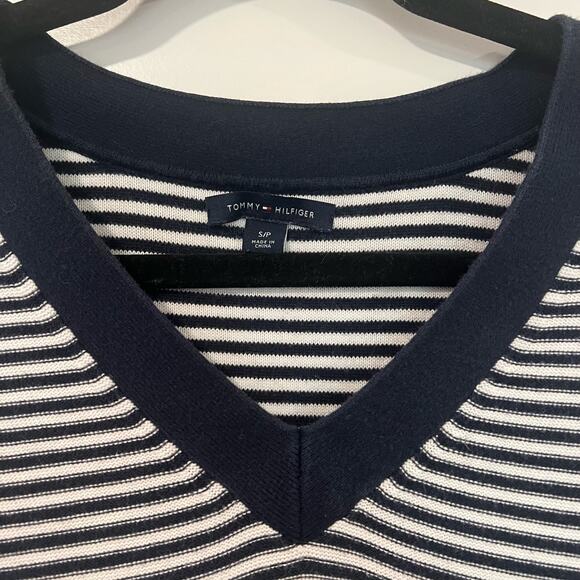 Tommy Hilfiger Women's Vneck Striped Cotton Sweater Navy and White‎ Size S - Picture 2 of 10